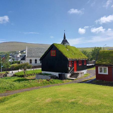 Turf House Cottage - Near Airport Мидвагур Экстерьер фото