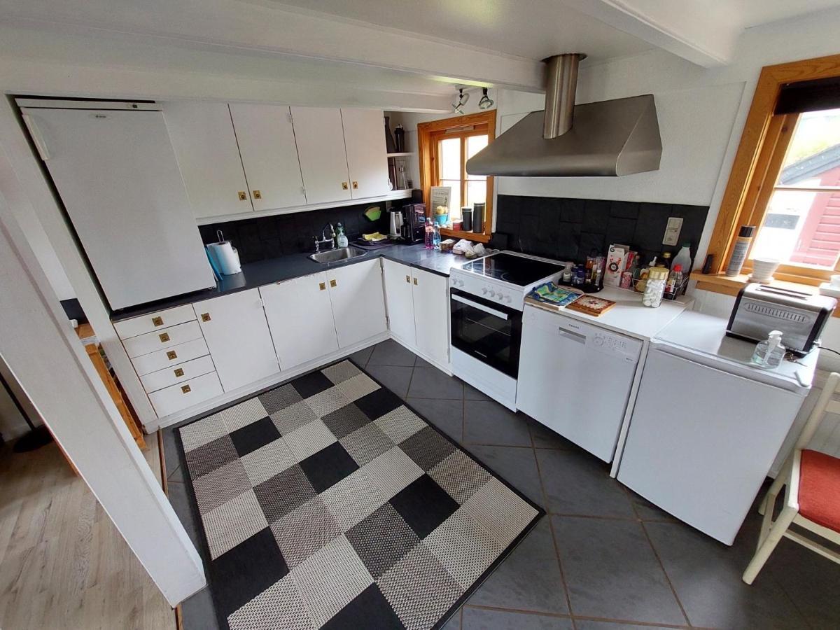 Turf House Cottage - Near Airport Мидвагур Экстерьер фото